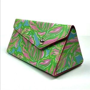 LILLY PULITZER SUNGLASS CASE IN THE BUNGALOW